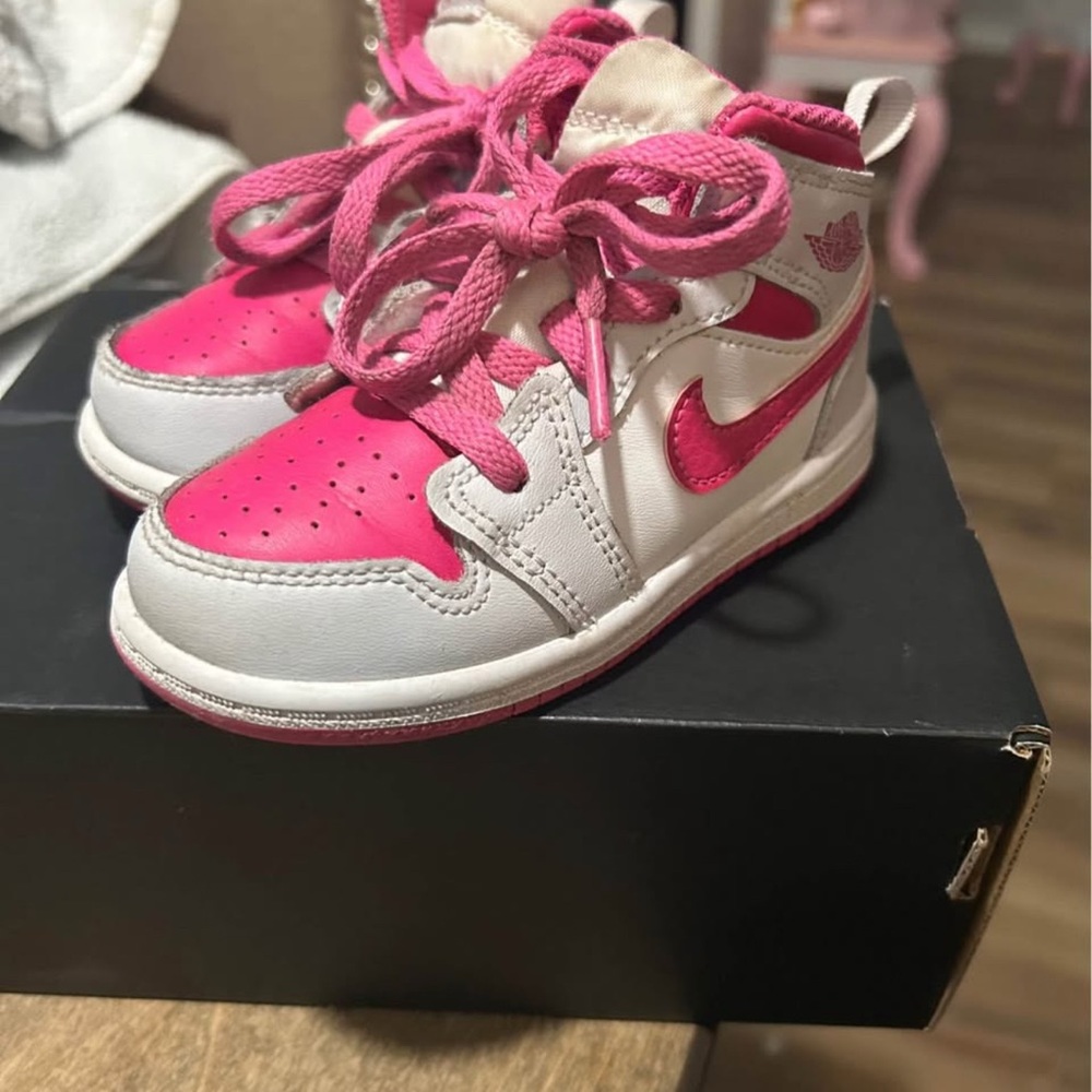 Nike Kids Pink and White Sneakers